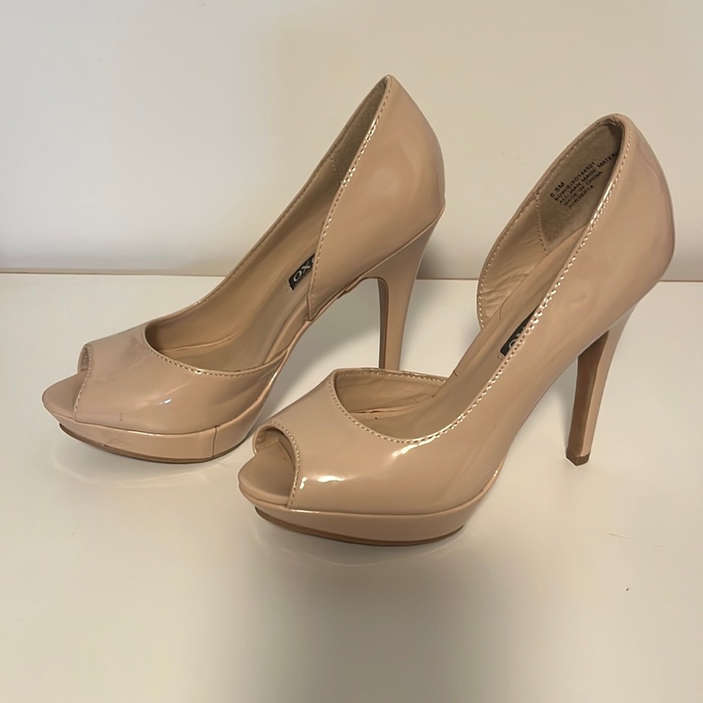 XOXO Beige Platform Heels Size 6.5